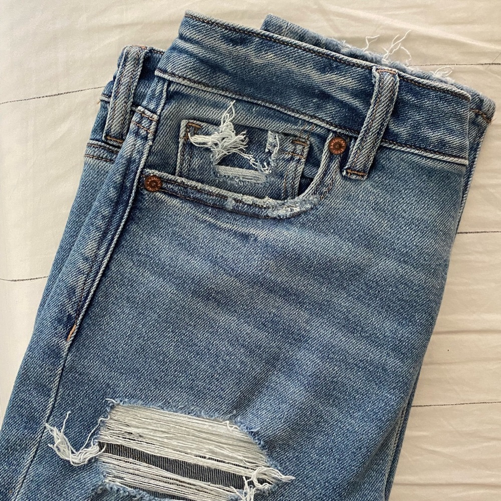 American Eagle Distressed Mom Jean